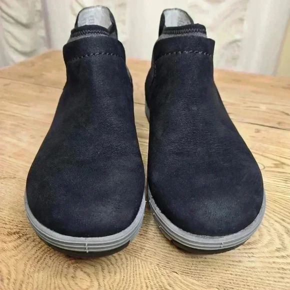 Dansko Women's Lizette Waterproof Nubuck Boots Black Size EU 37 US 6.5-7 - Picture 3 of 10